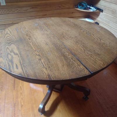 Antique Solid Oak Pedestal Dining Table