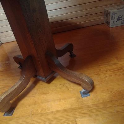 Antique Solid Oak Pedestal Dining Table
