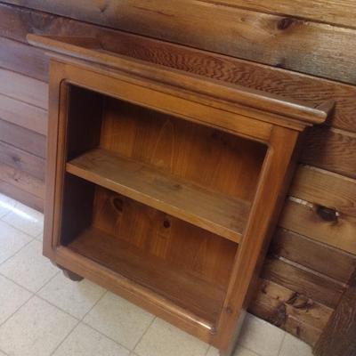 Oak Wood Wall Shelf with Towel Rod