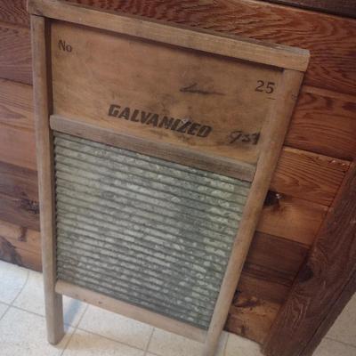 Carolina Washboard Co. Raleigh, NC Standard Family Size Washboard