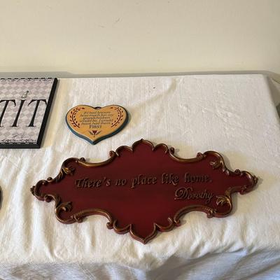 Signs and Wall Decor (DR)