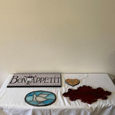 Signs and Wall Decor (DR)