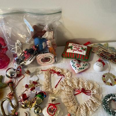 Christmas Decorations (G)