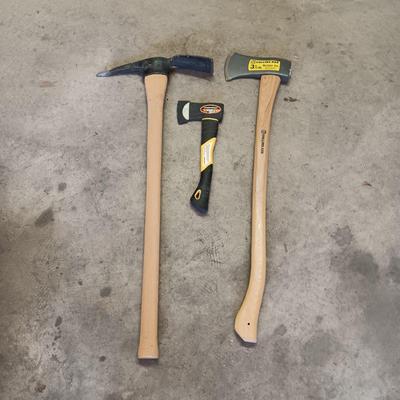 TRENCH DIGGER, HATCHET AND AXE