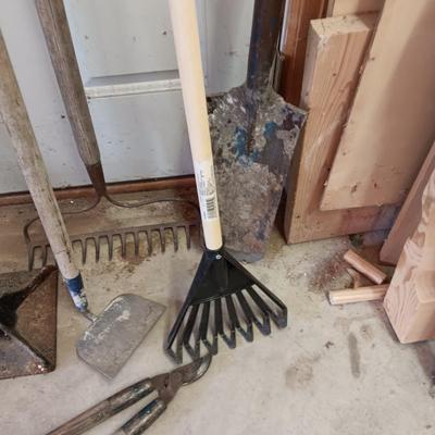 YARD TOOLS (1)