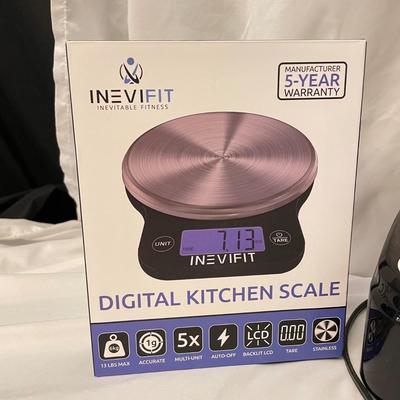 NIB Digital Kitchen Scale & Hamilton Beach Glass Blender (K-SS)