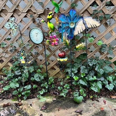 Metal Spiral Wind Twirler & More Colorful Yard Art (BY-RG)