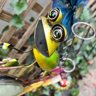 Metal Spiral Wind Twirler & More Colorful Yard Art (BY-RG)