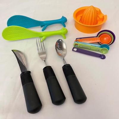 Colorful Kitchen Utensils (K-SS)