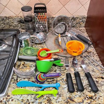 Colorful Kitchen Utensils (K-SS)