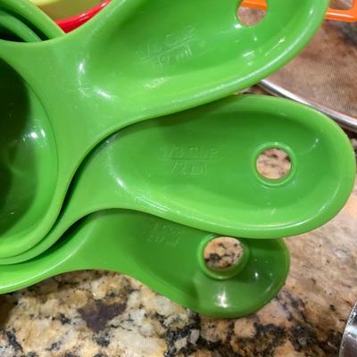 Colorful Kitchen Utensils (K-SS)