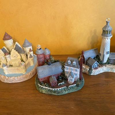 Spoontiques village