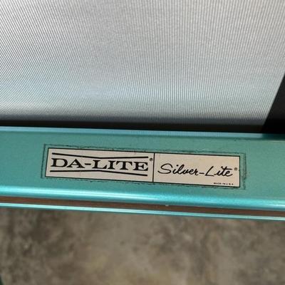 Kodak Slide Carousel Projector Model 860H and Da-Lite Silver Screen (G)