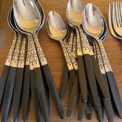 Interpur silverware Japan with black handles