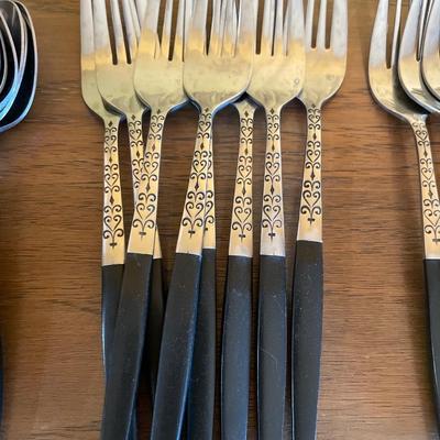 Interpur silverware Japan with black handles
