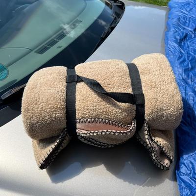 Woolrich Insulated Prime Northern Down Sleeping Bag and Sherpa Blanket (G)