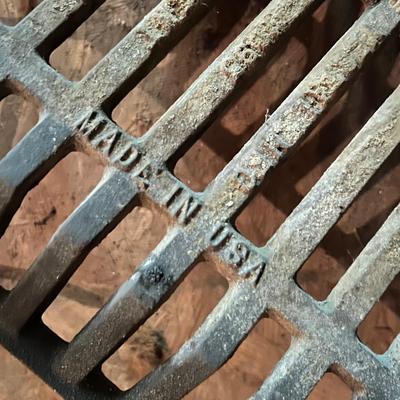 Two Fireplace Grates & Fire Logs (BW-RG)