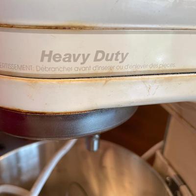 Heavy duty KitchenAid in white