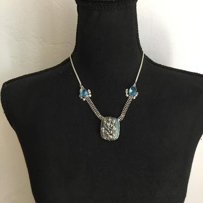 Beautiful vintage, 925 sterling silver Azurite and Topaz necklace