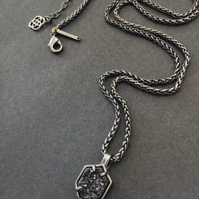 Beautiful Kendra Scott necklace