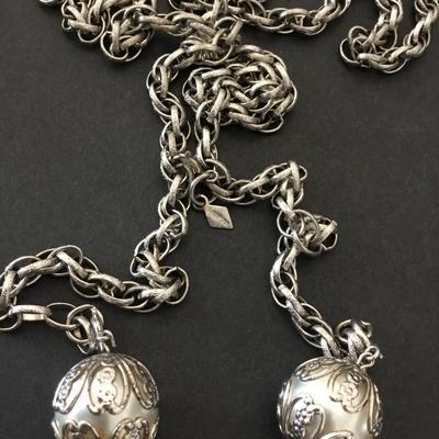Beautiful Sarah Coventry, vintage necklace, silver toned