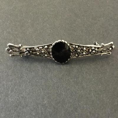 Vintage Silver tone bar pin