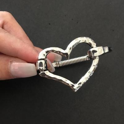 Beautiful, silver toned heart bracelet