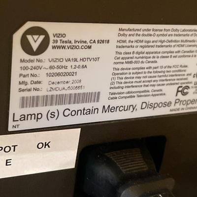 18” Vizio TV with antenna