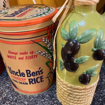 Vintage kitchen tins
