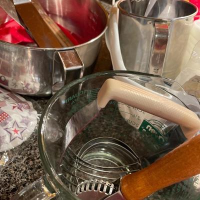 Kitchen: measuring cups, graders, bowls, and so much more