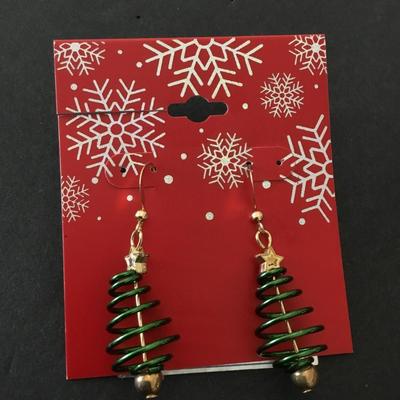 Cute Spirally Christmas tree earrings.