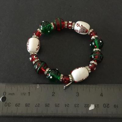 Kate & Macy Super cute, chunky Christmas holiday glass, bead stretch, bracelet, reindeer, hand painted