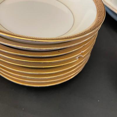 12-Person Noritake Halcyon China Set (LR-SS)