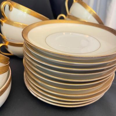 12-Person Noritake Halcyon China Set (LR-SS)