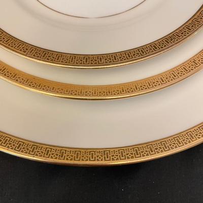 12-Person Noritake Halcyon China Set (LR-SS)
