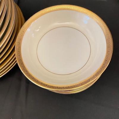 12-Person Noritake Halcyon China Set (LR-SS)