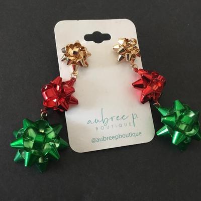 Very nice metal Christmas bow statement earrings