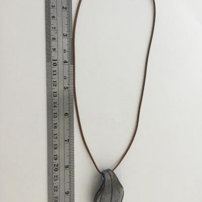Unmarked glass type necklace pendant necklace