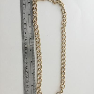 Gold tone unmarked fashion necklace