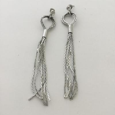Silver tone dangle beautiful earrings