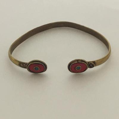 Unmarked beautiful cuff