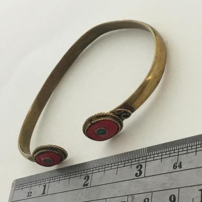Unmarked beautiful cuff
