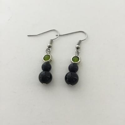 Black beaded dangle fashion earrings