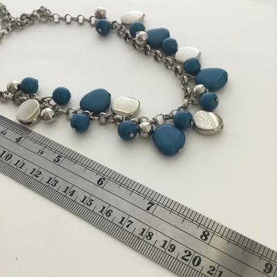 Silver tone blue fashion necklace