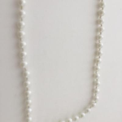 Pearl type magnetic clasp collar necklace