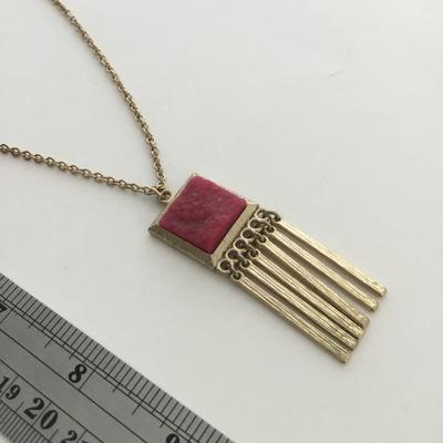 Gold tone pink square fashion necklace