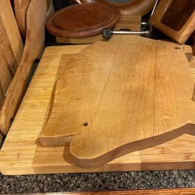 Wood, cutting boards and electric knife