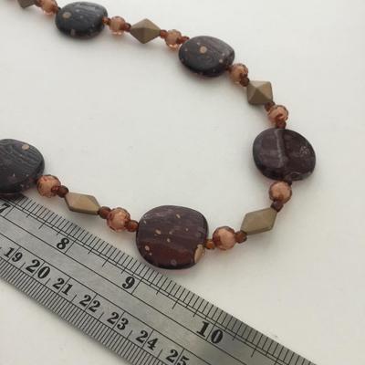 Unmarked beaded fashion necklace