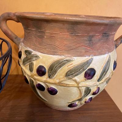 American resin rooster and bowls