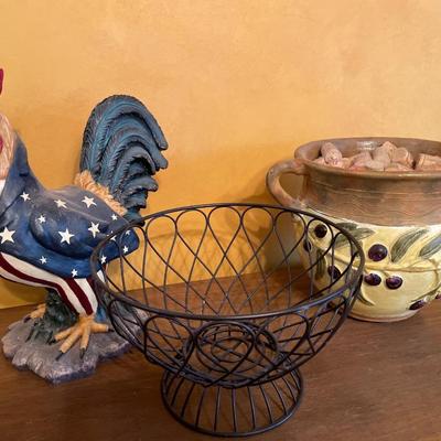 American resin rooster and bowls